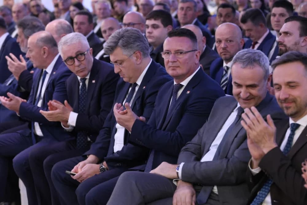 Veliko slavlje u Slavonskom Brodu povodom 35. obljetnice HDZ-a u Brodsko-posavskoj županiji: ʼSpremni smo na najzahtjevnije i najborbenije izboreʼ