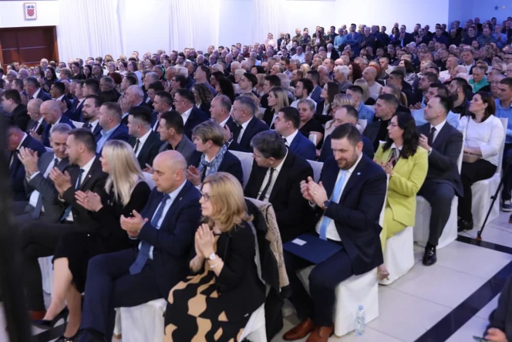 Veliko slavlje u Slavonskom Brodu povodom 35. obljetnice HDZ-a u Brodsko-posavskoj županiji: ʼSpremni smo na najzahtjevnije i najborbenije izboreʼ