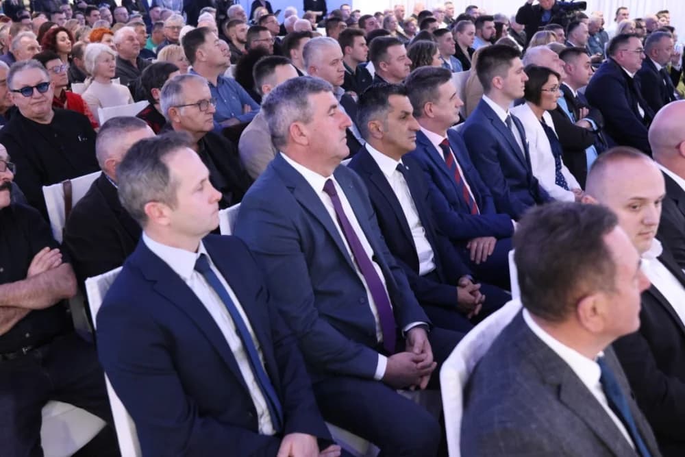Veliko slavlje u Slavonskom Brodu povodom 35. obljetnice HDZ-a u Brodsko-posavskoj županiji: ʼSpremni smo na najzahtjevnije i najborbenije izboreʼ