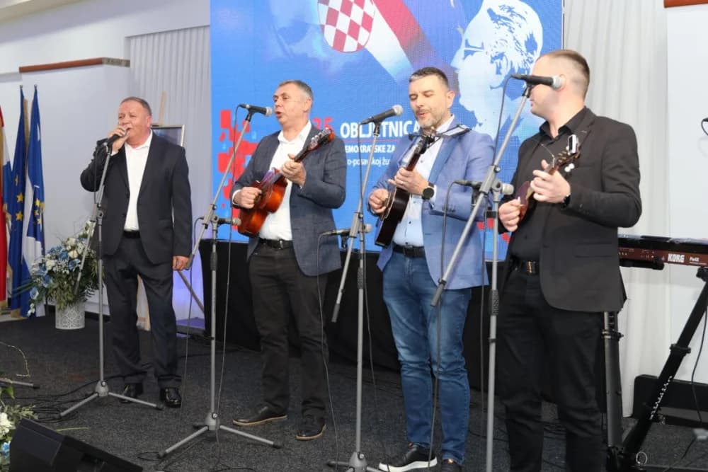 Veliko slavlje u Slavonskom Brodu povodom 35. obljetnice HDZ-a u Brodsko-posavskoj županiji: ʼSpremni smo na najzahtjevnije i najborbenije izboreʼ