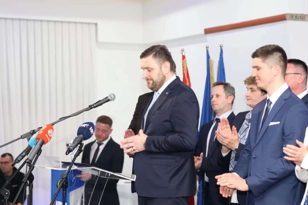 Veliko slavlje u Slavonskom Brodu povodom 35. obljetnice HDZ-a u Brodsko-posavskoj županiji: ʼSpremni smo na najzahtjevnije i najborbenije izboreʼ