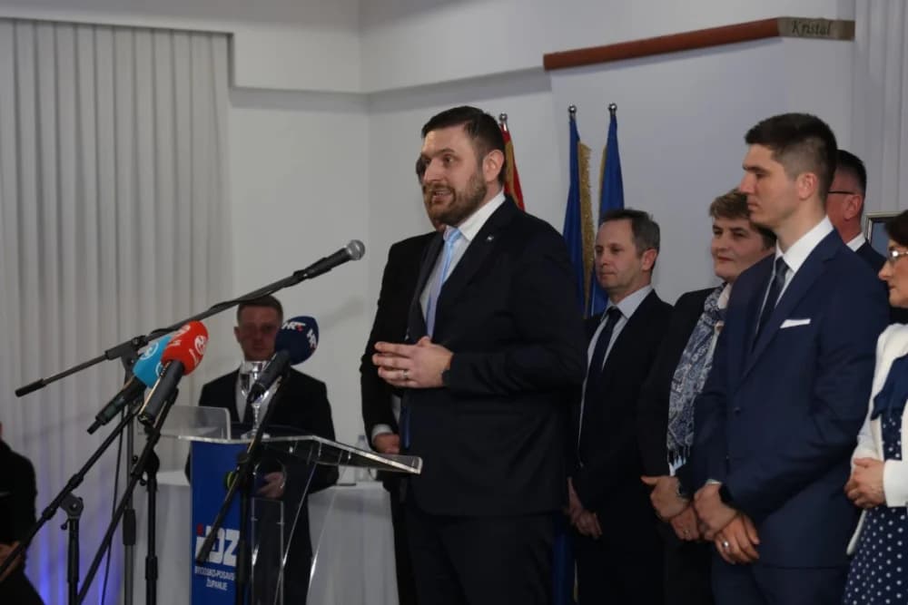 Veliko slavlje u Slavonskom Brodu povodom 35. obljetnice HDZ-a u Brodsko-posavskoj županiji: ʼSpremni smo na najzahtjevnije i najborbenije izboreʼ