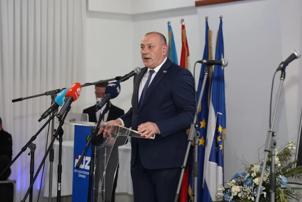 Veliko slavlje u Slavonskom Brodu povodom 35. obljetnice HDZ-a u Brodsko-posavskoj županiji: ʼSpremni smo na najzahtjevnije i najborbenije izboreʼ