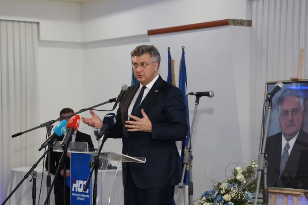 Veliko slavlje u Slavonskom Brodu povodom 35. obljetnice HDZ-a u Brodsko-posavskoj županiji: ʼSpremni smo na najzahtjevnije i najborbenije izboreʼ