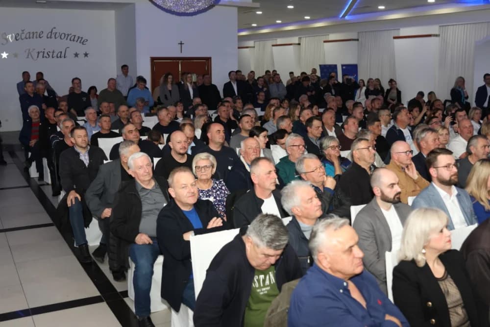 Veliko slavlje u Slavonskom Brodu povodom 35. obljetnice HDZ-a u Brodsko-posavskoj županiji: ʼSpremni smo na najzahtjevnije i najborbenije izboreʼ