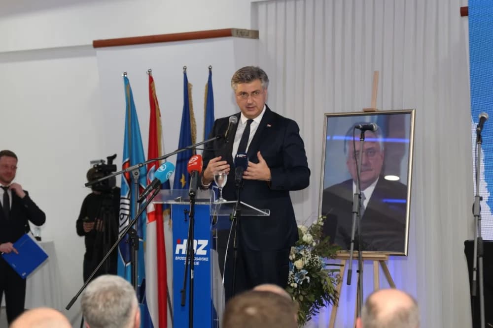 Veliko slavlje u Slavonskom Brodu povodom 35. obljetnice HDZ-a u Brodsko-posavskoj županiji: ʼSpremni smo na najzahtjevnije i najborbenije izboreʼ