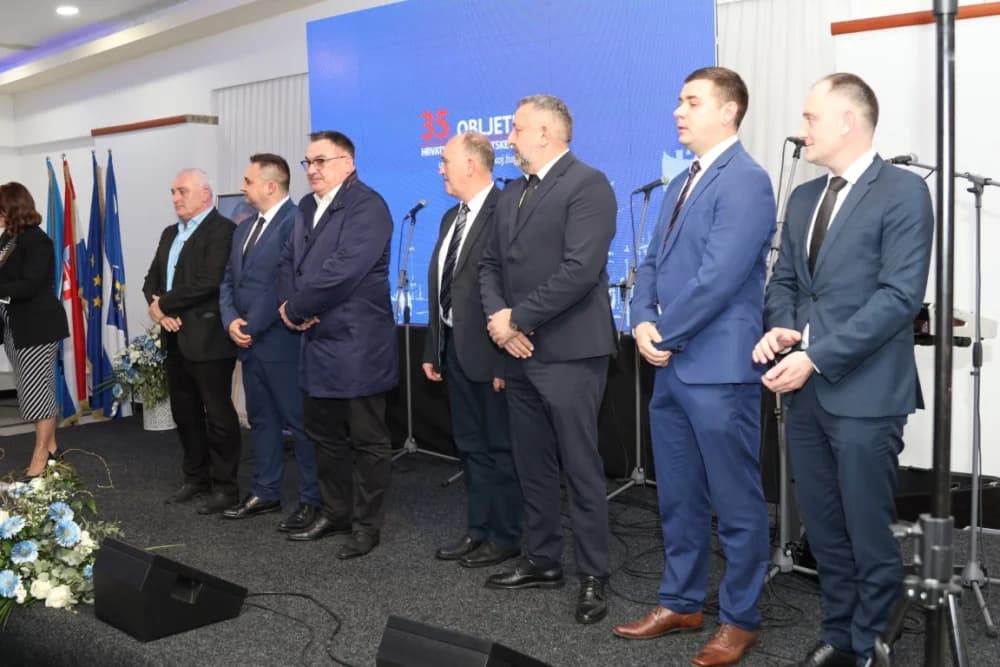 Predstavljeni kandidati HDZ-a za lokalne izbore u Brodsko-posavskoj županiji: ʼMaksimalno se angažirajte u predstojećoj kampanjiʼ!