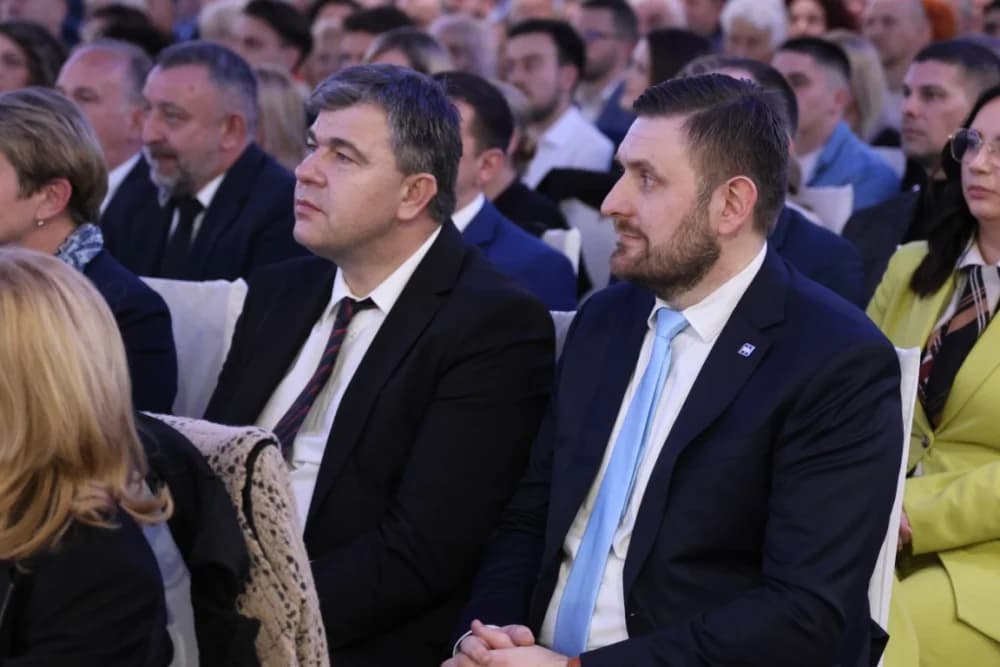 Predstavljeni kandidati HDZ-a za lokalne izbore u Brodsko-posavskoj županiji: ʼMaksimalno se angažirajte u predstojećoj kampanjiʼ!