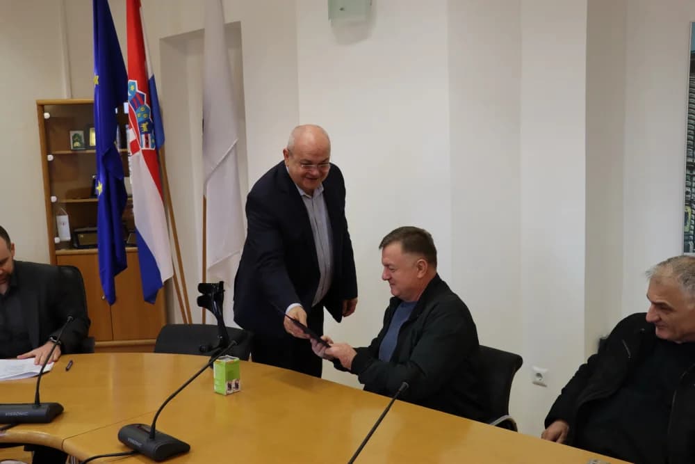 Potpisani ugovori s udrugama: Financijska potpora Grada Sl. Broda za realizaciju programskih aktivnosti
