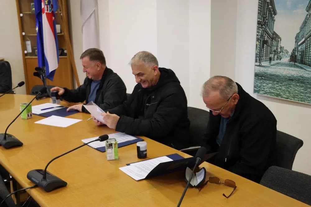 Potpisani ugovori s udrugama: Financijska potpora Grada Sl. Broda za realizaciju programskih aktivnosti