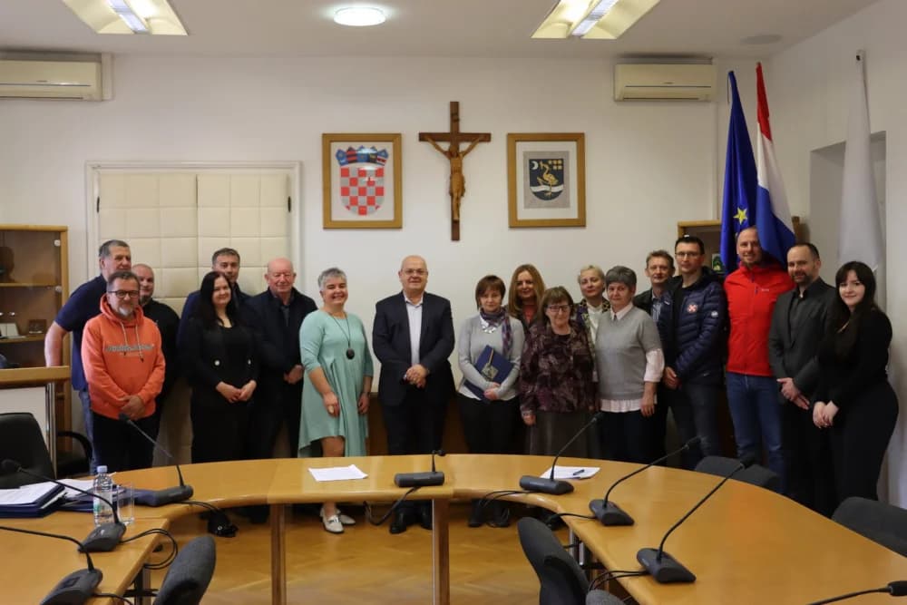 Potpisani ugovori s udrugama: Financijska potpora Grada Sl. Broda za realizaciju programskih aktivnosti