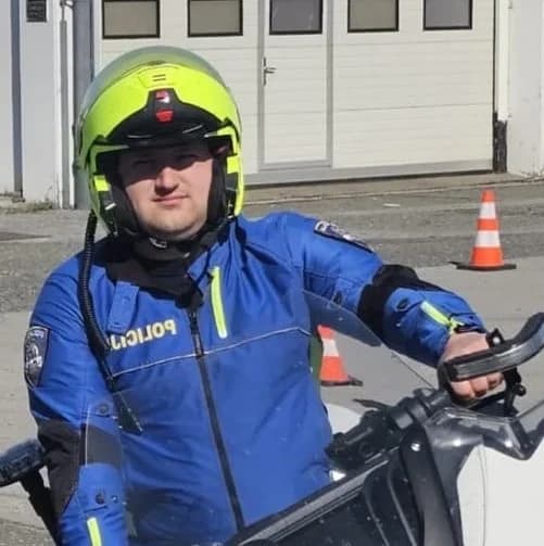 (VIDEO-FOTO) Policijski službenici – motociklisti spremni su za novu sezonu – pokazali su nam trenažnu vožnju