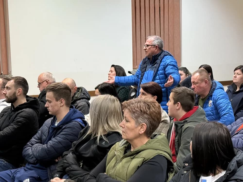 Sastanak za sastankom gradonačelnika Duspare sa sugrađanima po mjesnim odborima