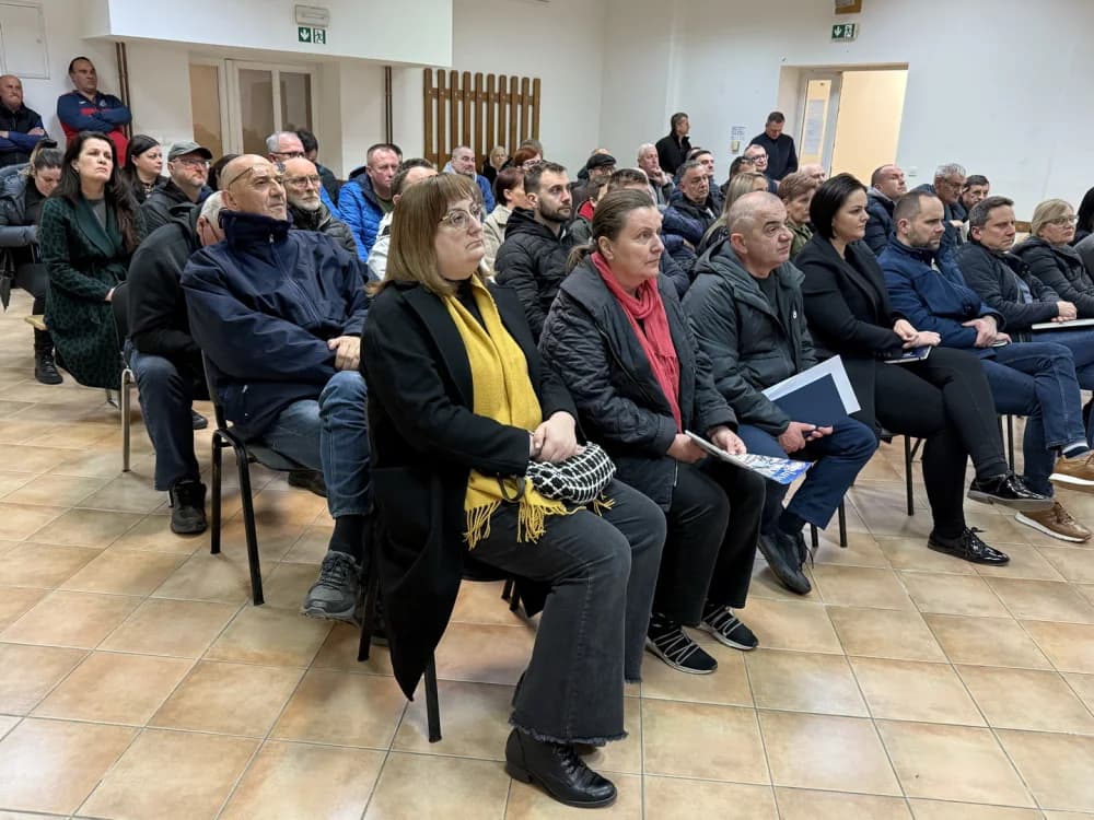 Sastanak za sastankom gradonačelnika Duspare sa sugrađanima po mjesnim odborima