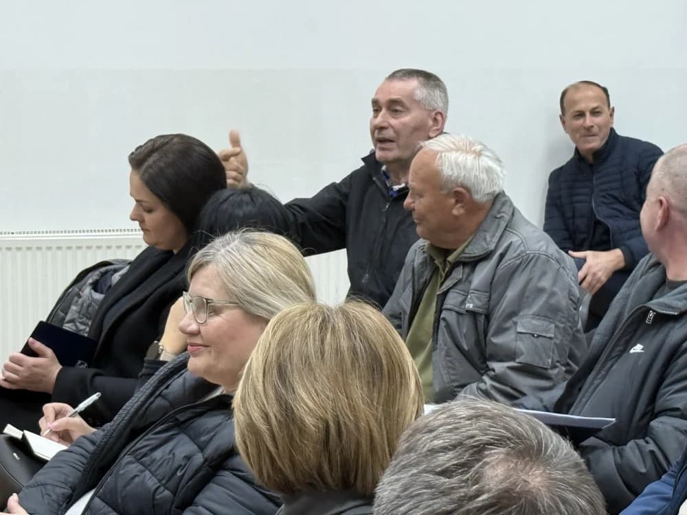 Sastanak za sastankom gradonačelnika Duspare sa sugrađanima po mjesnim odborima