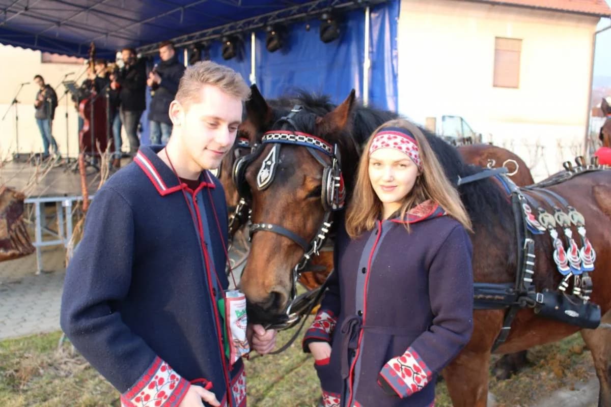 Čak 59 studenata - stipendista na potpisu ugovora za stipendiranje s brodsko-posavskim županom Danijelom Marušićem