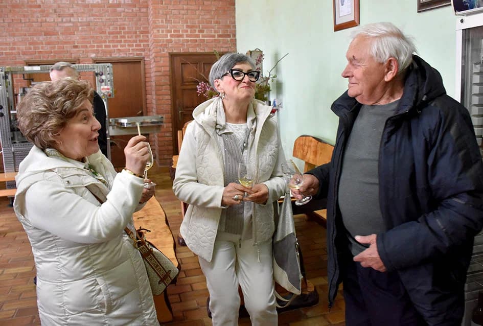 Enjingiju priznanje Visoke vinske akademije iz Slavonskog Broda