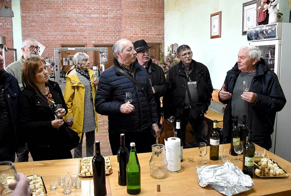 Enjingiju priznanje Visoke vinske akademije iz Slavonskog Broda