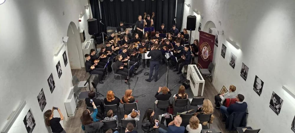 RAZIGRANE ŽICE U BRODSKOJ KUĆI TAMBURE - Koncert tamburaša iz Našica