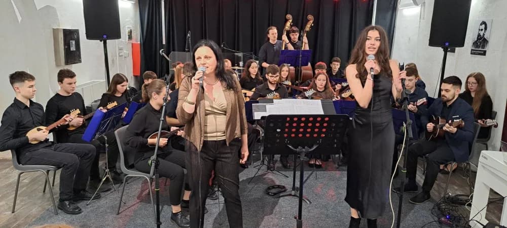 RAZIGRANE ŽICE U BRODSKOJ KUĆI TAMBURE - Koncert tamburaša iz Našica