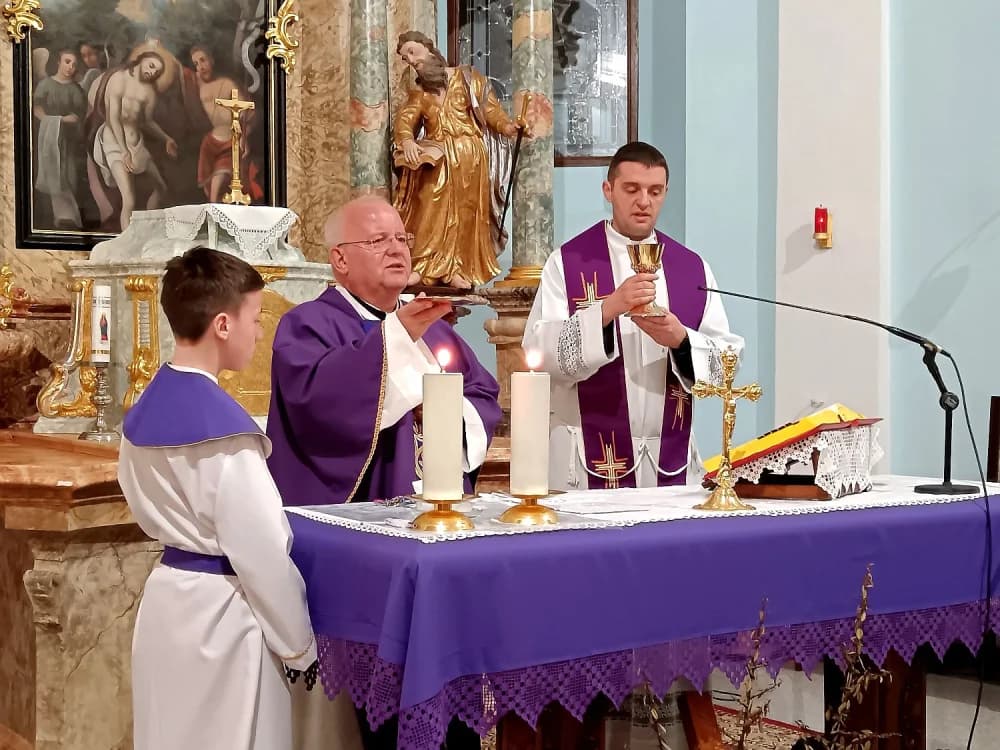 Brojni vjernici na primijenjenoj duhovnoj obnovi u župi Sibinj