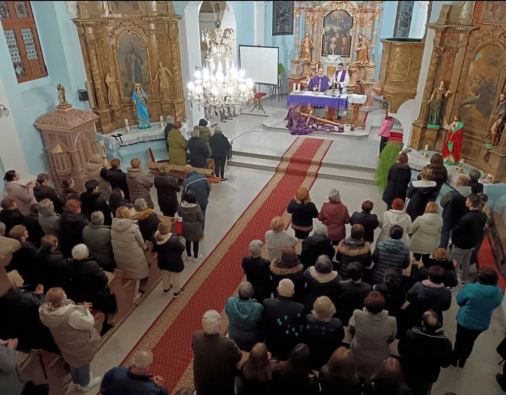 Brojni vjernici na primijenjenoj duhovnoj obnovi u župi Sibinj