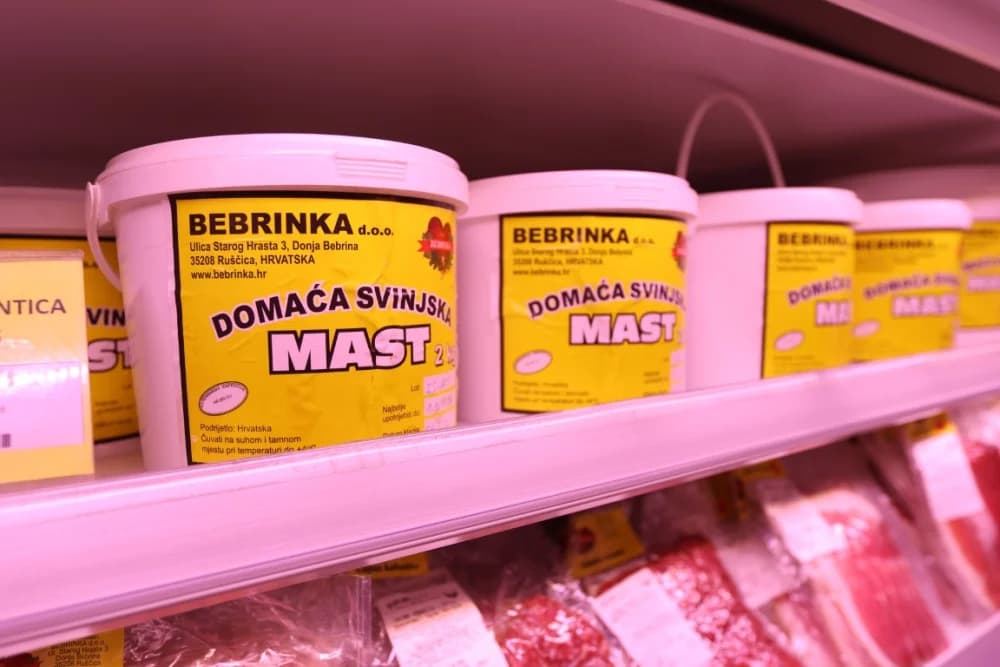 Na novoj lokaciji u Bebrinkinoj mesnici uz ponudu domaćeg mesa te prerađevina i gotova dnevna jela