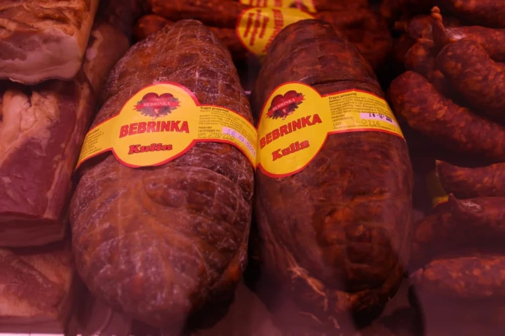 Na novoj lokaciji u Bebrinkinoj mesnici uz ponudu domaćeg mesa te prerađevina i gotova dnevna jela