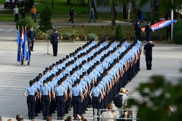Postani policajac/policajka! Pridruži nam se!