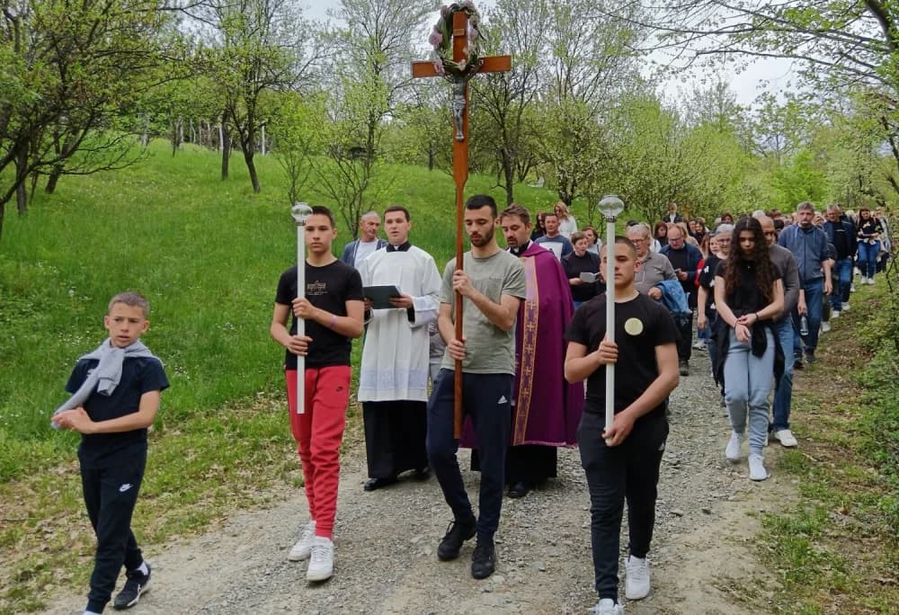 Križni put i Gospin plač održan na Cvjetnicu u Gromačniku