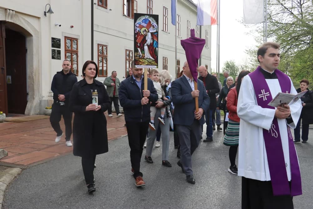 Održan tradicionalni Domovinski križni put za poginule i stradale u Domovinskom ratu
