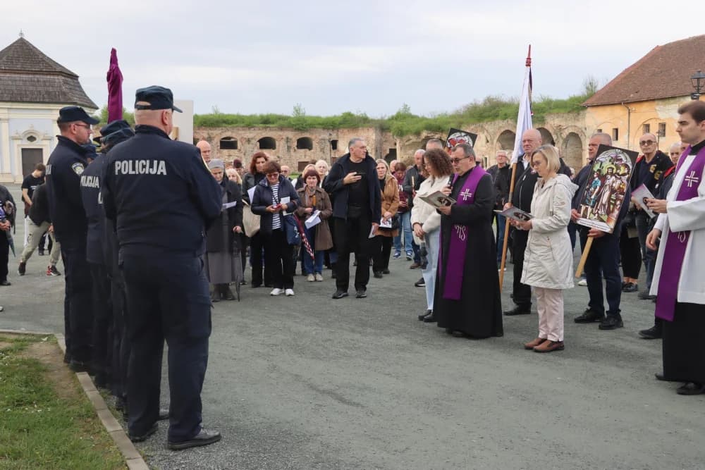 Održan tradicionalni Domovinski križni put za poginule i stradale u Domovinskom ratu