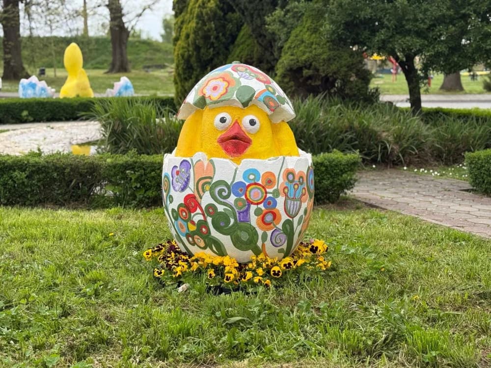 Blagdanski ugođaj u gradu: Uskrsne dekoracije na Korzu i u Tvrđavi