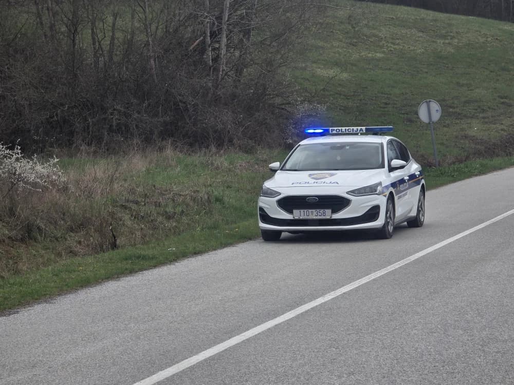 Na autocesti pod zabranom i utjecajem alkohola upravljao automobilom