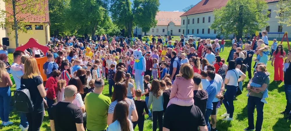 Zeko oduševio brodske mališane
