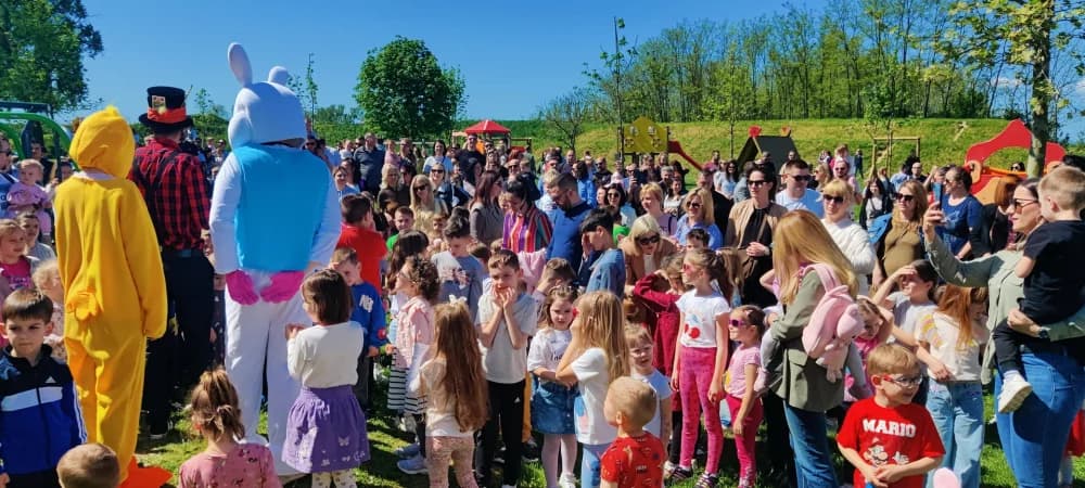 Zeko oduševio brodske mališane