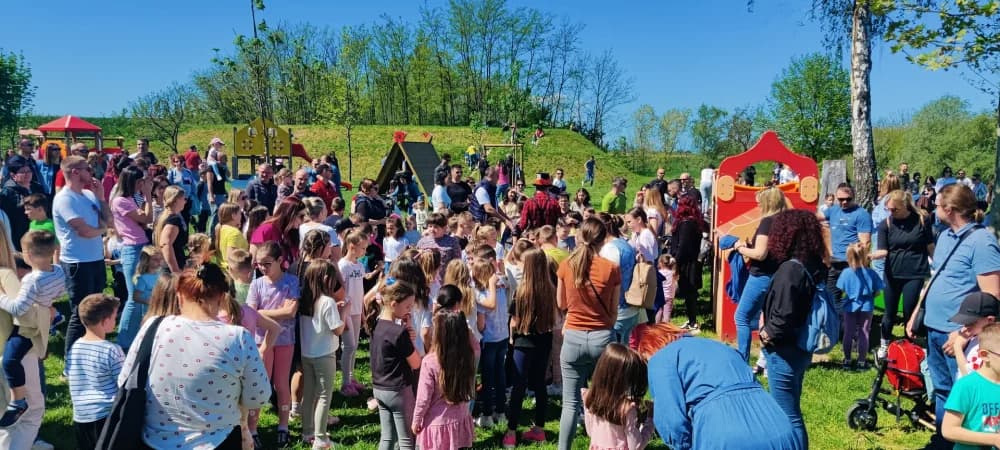 Zeko oduševio brodske mališane