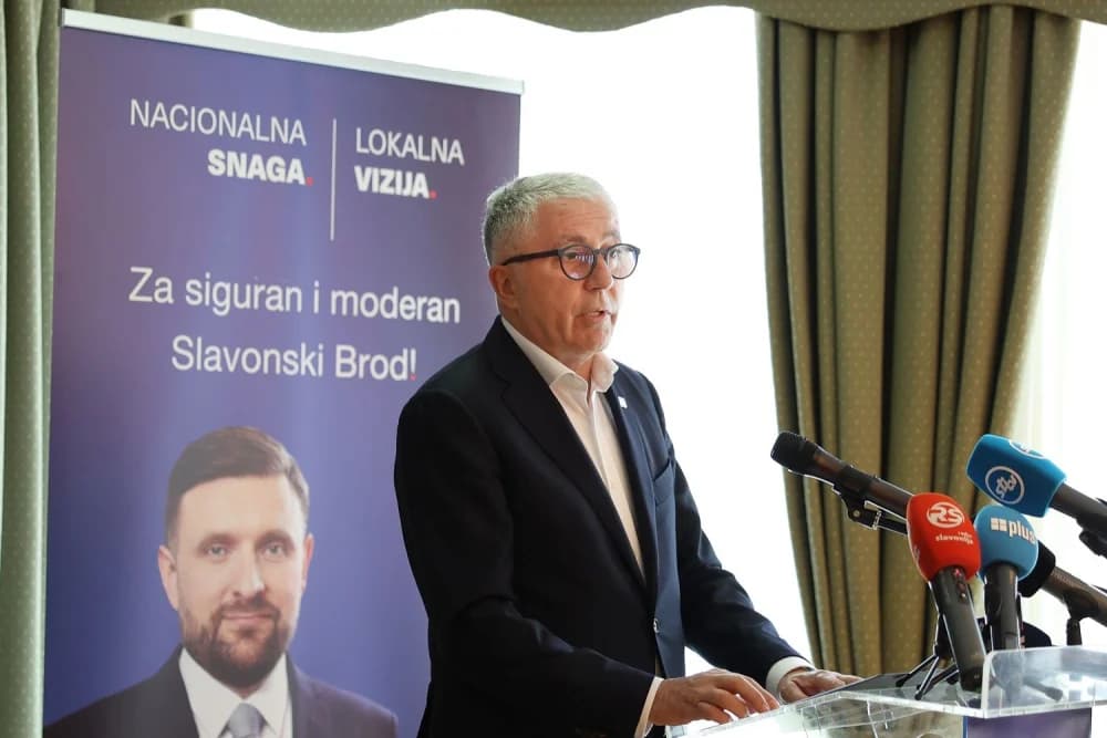 Tomislav Tekić, HDZ-ov kandidat za gradonačelnika Slavonskog Broda: ʼMoji prioriteti su mladi, umirovljenici i rješavanje problema parkiranja.ʼ