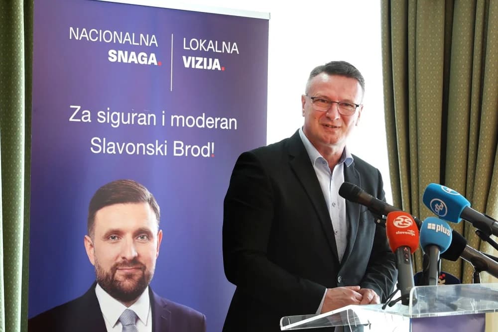 Tomislav Tekić, HDZ-ov kandidat za gradonačelnika Slavonskog Broda: ʼMoji prioriteti su mladi, umirovljenici i rješavanje problema parkiranja.ʼ