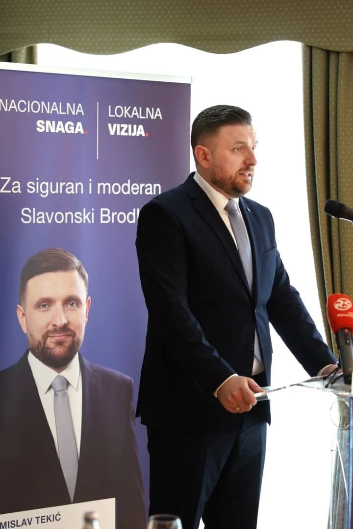 Tomislav Tekić, HDZ-ov kandidat za gradonačelnika Slavonskog Broda: ʼMoji prioriteti su mladi, umirovljenici i rješavanje problema parkiranja.ʼ