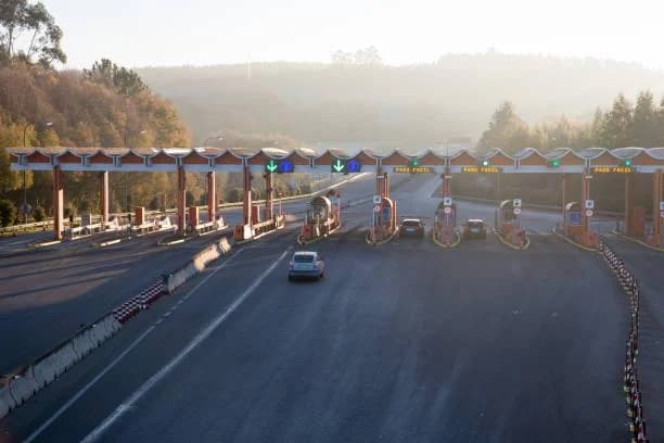 Užas na A3: Četvero ozlijeđenih u sudaru, podignut i helikopter