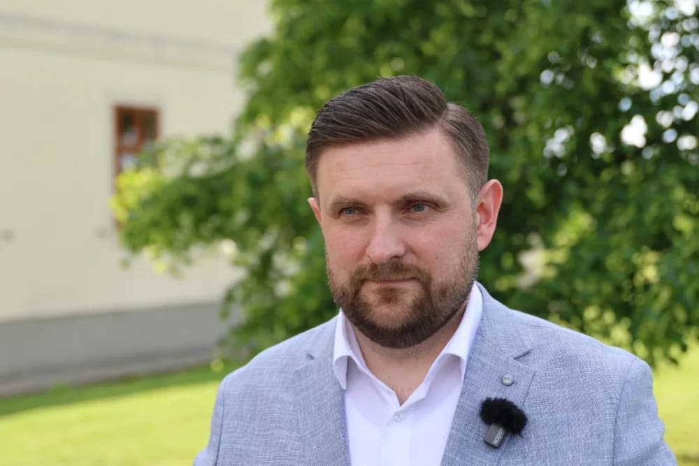 Kandidat HDZ-a za gradonačelnika Sl. Broda Tomislav Tekić predaoo kandidaturu s 2.025 potpisa potpore: „Naša će se kampanja temeljiti na konkretnim obećanjima sugrađanima“