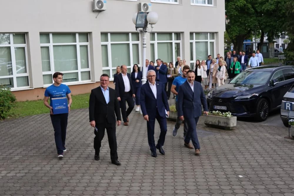 ʼNacionalna snaga – lokalna vizijaʼ: Kandidature i kandidacijske liste predali članovi brodsko-posavskog HDZ-a