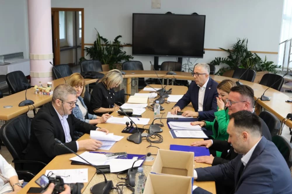 ʼNacionalna snaga – lokalna vizijaʼ: Kandidature i kandidacijske liste predali članovi brodsko-posavskog HDZ-a