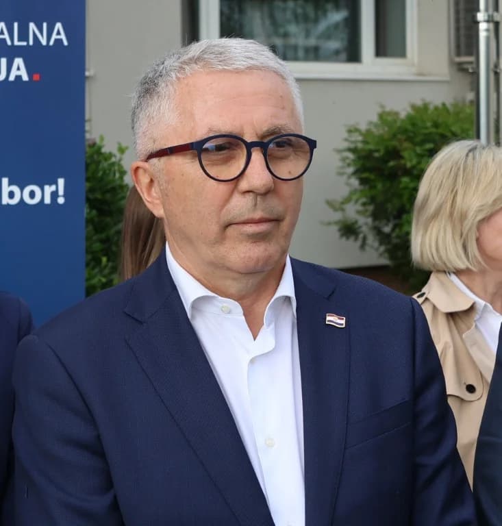 ʼNacionalna snaga – lokalna vizijaʼ: Kandidature i kandidacijske liste predali članovi brodsko-posavskog HDZ-a