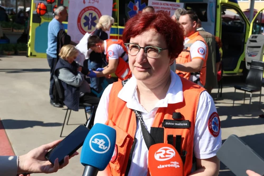 Uspješno provedena javnozdravstvena akcija na prostoru Gradske tržnice u Sl. Bordu u sklopu obilježavanja Nacionalnog dana hitne medicinske službe
