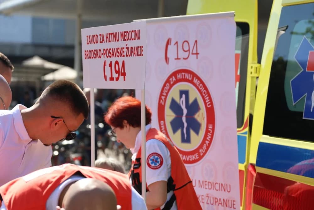 Uspješno provedena javnozdravstvena akcija na prostoru Gradske tržnice u Sl. Bordu u sklopu obilježavanja Nacionalnog dana hitne medicinske službe