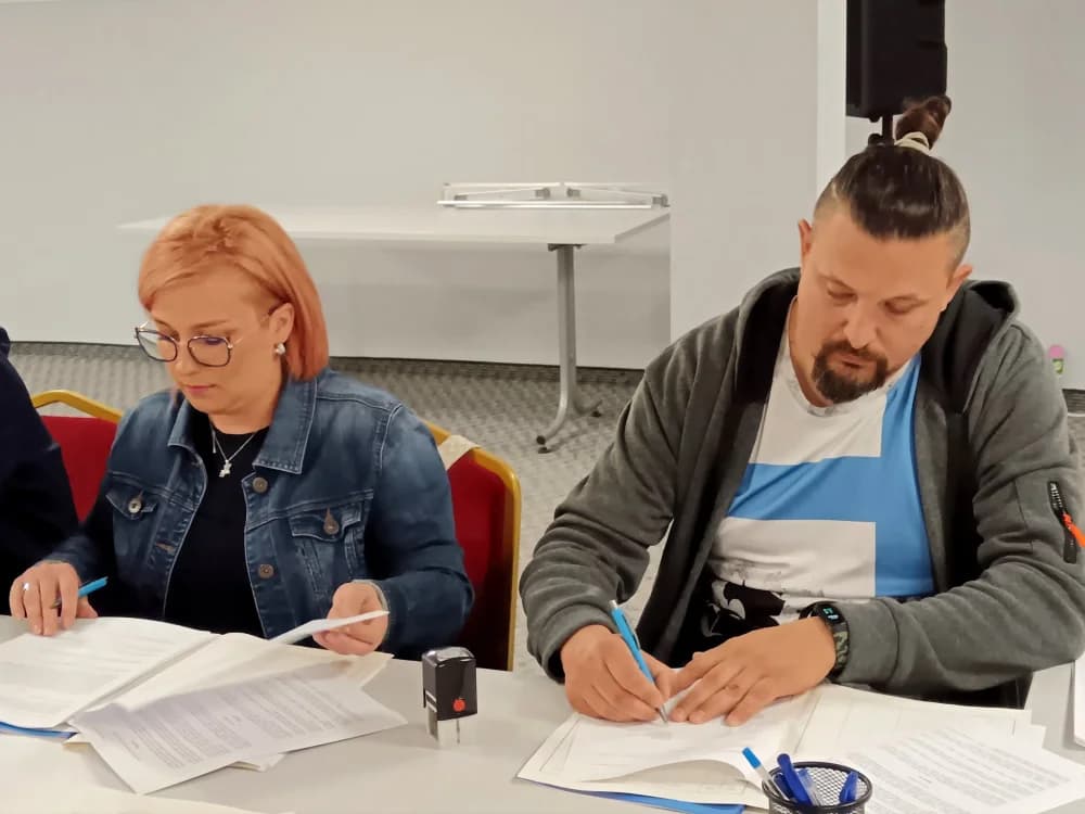 Sibinjski načelnik Josip Pavić uručio ugovore o dodjeli financijskih sredstava udrugama koje djeluju na području njegove općine