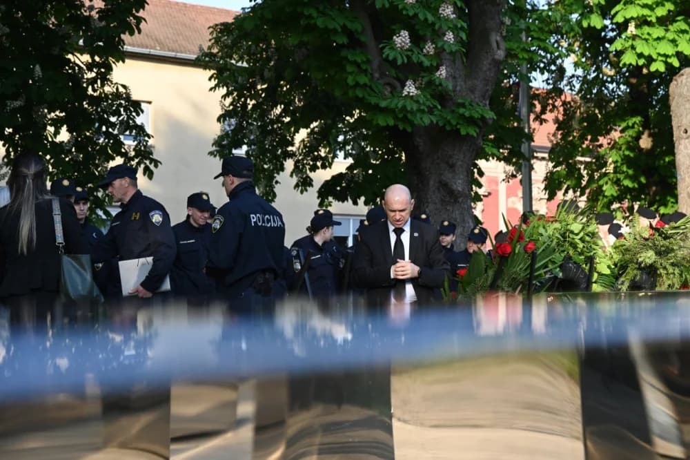 Brodsko-posavski čelnici na obilježavanju 30. obljetnice Vojno-redarstvene operacije ʼBljesakʼ u Okučanima
