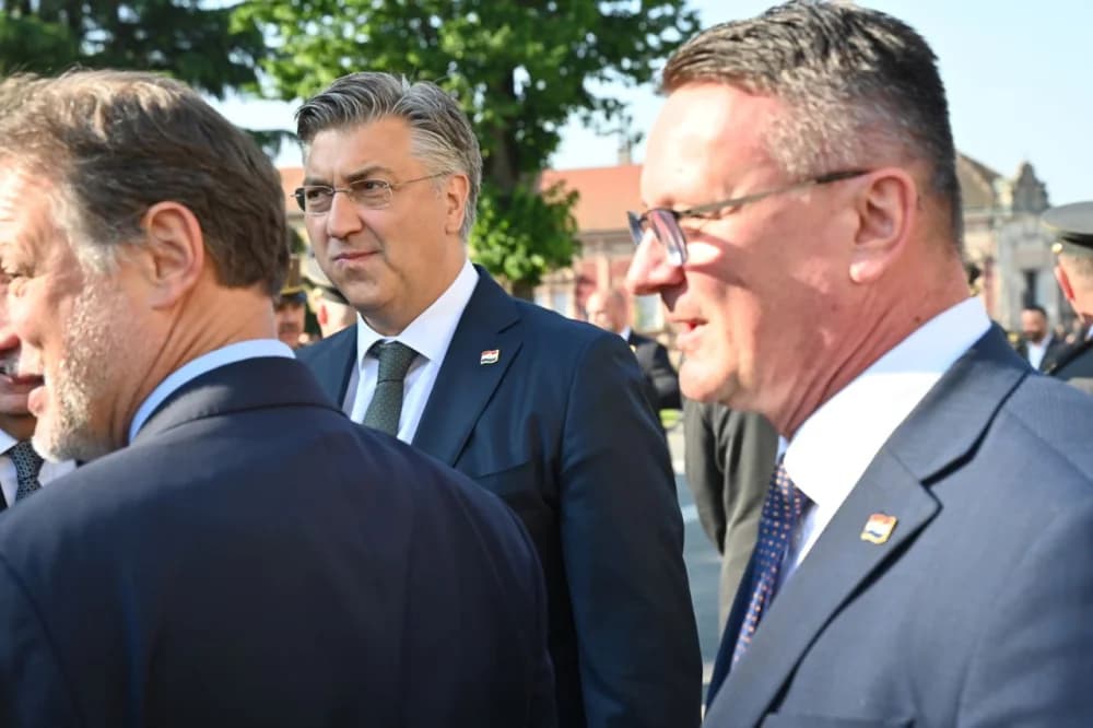 Brodsko-posavski čelnici na obilježavanju 30. obljetnice Vojno-redarstvene operacije ʼBljesakʼ u Okučanima